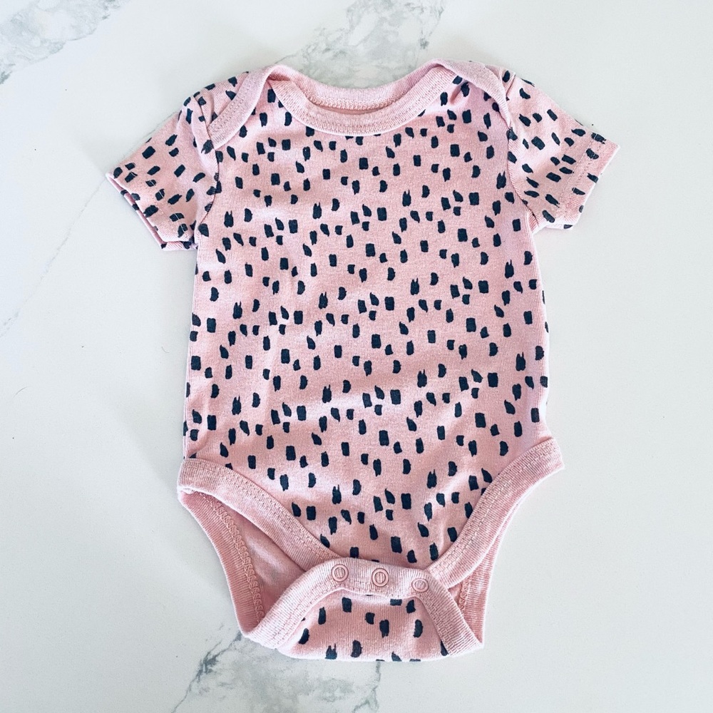 🌸2FOR$20🌸Emily and Oliver onesie - Picture 1 of 3